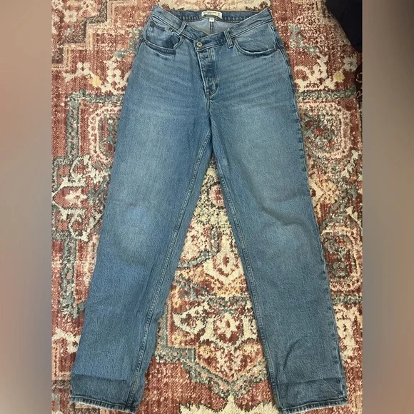 Abercrombie & Fitch Straight Leg Dad Jeans in Classic Blue 6L/28 Curve Love - Picture 3 of 3